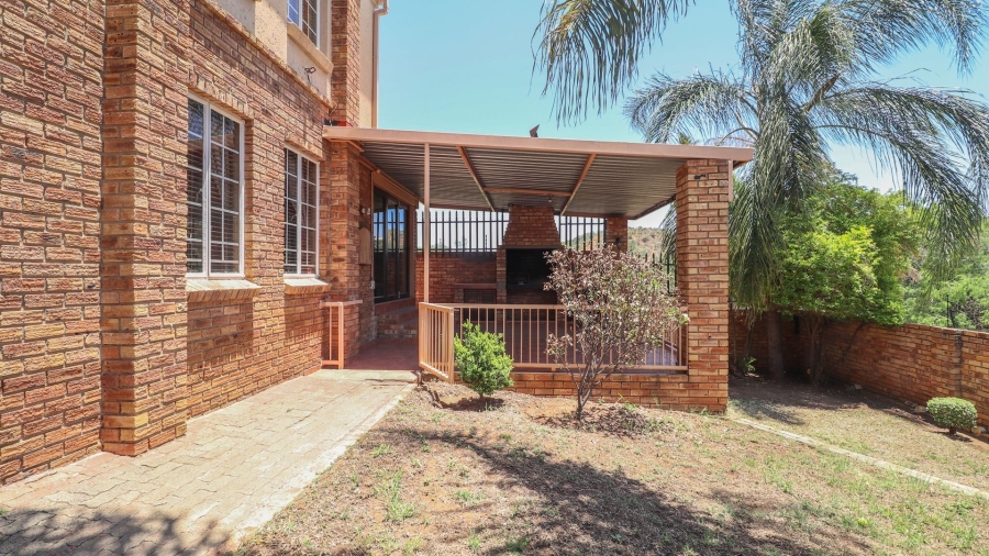 3 Bedroom Property for Sale in Safari Gardens North West